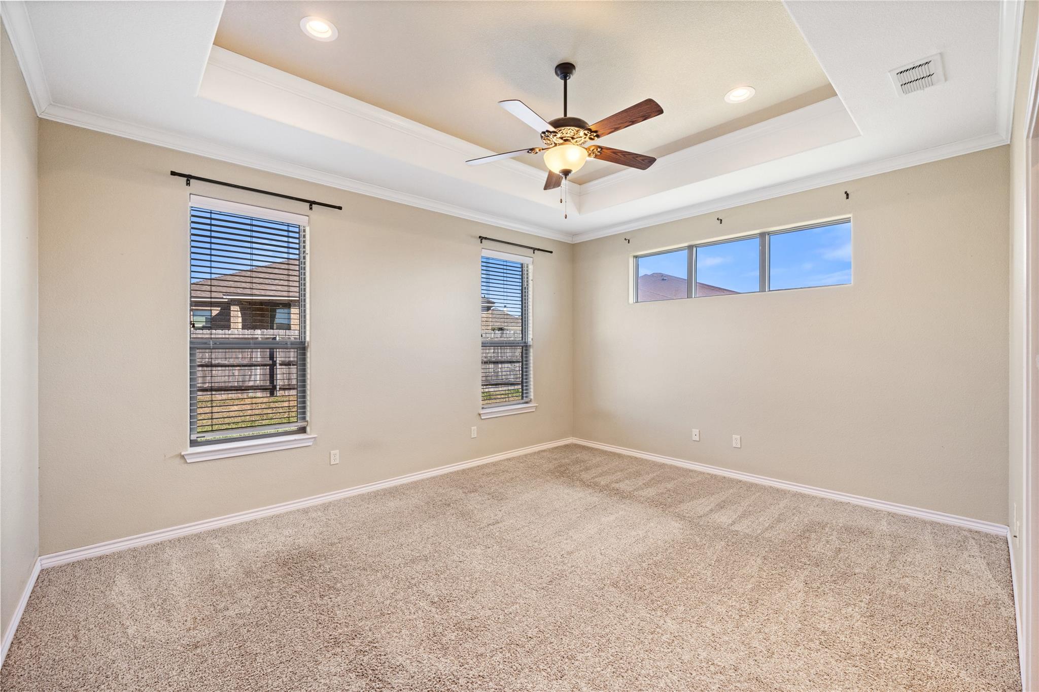 304 Jake Dr, Jarrell, TX 76537