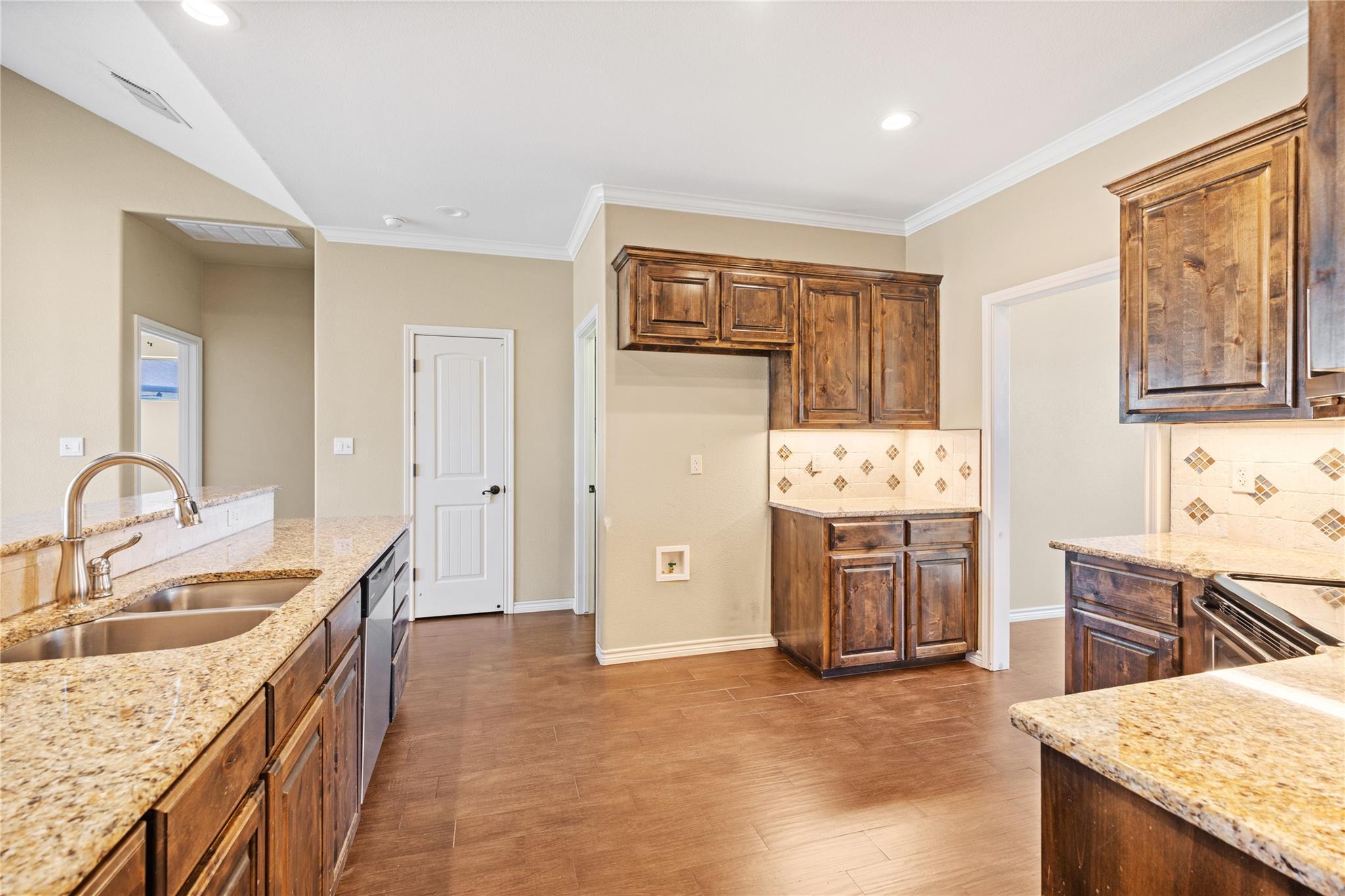 304 Jake Dr, Jarrell, TX 76537