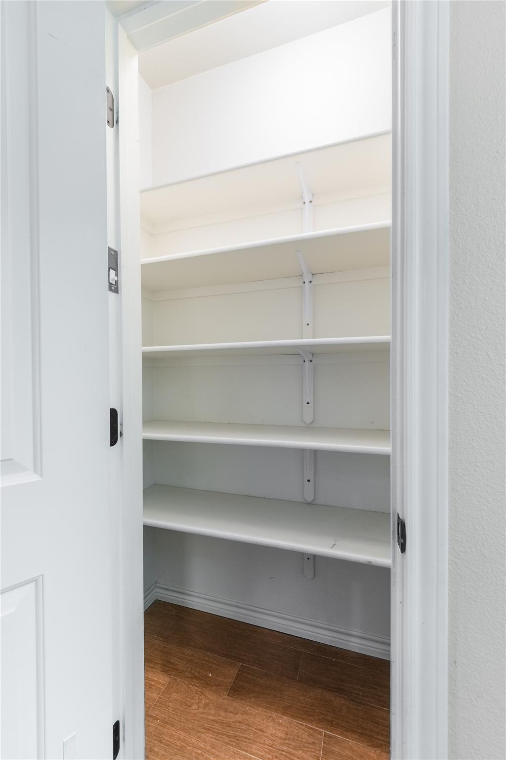 304 Jake Dr, Jarrell, TX 76537