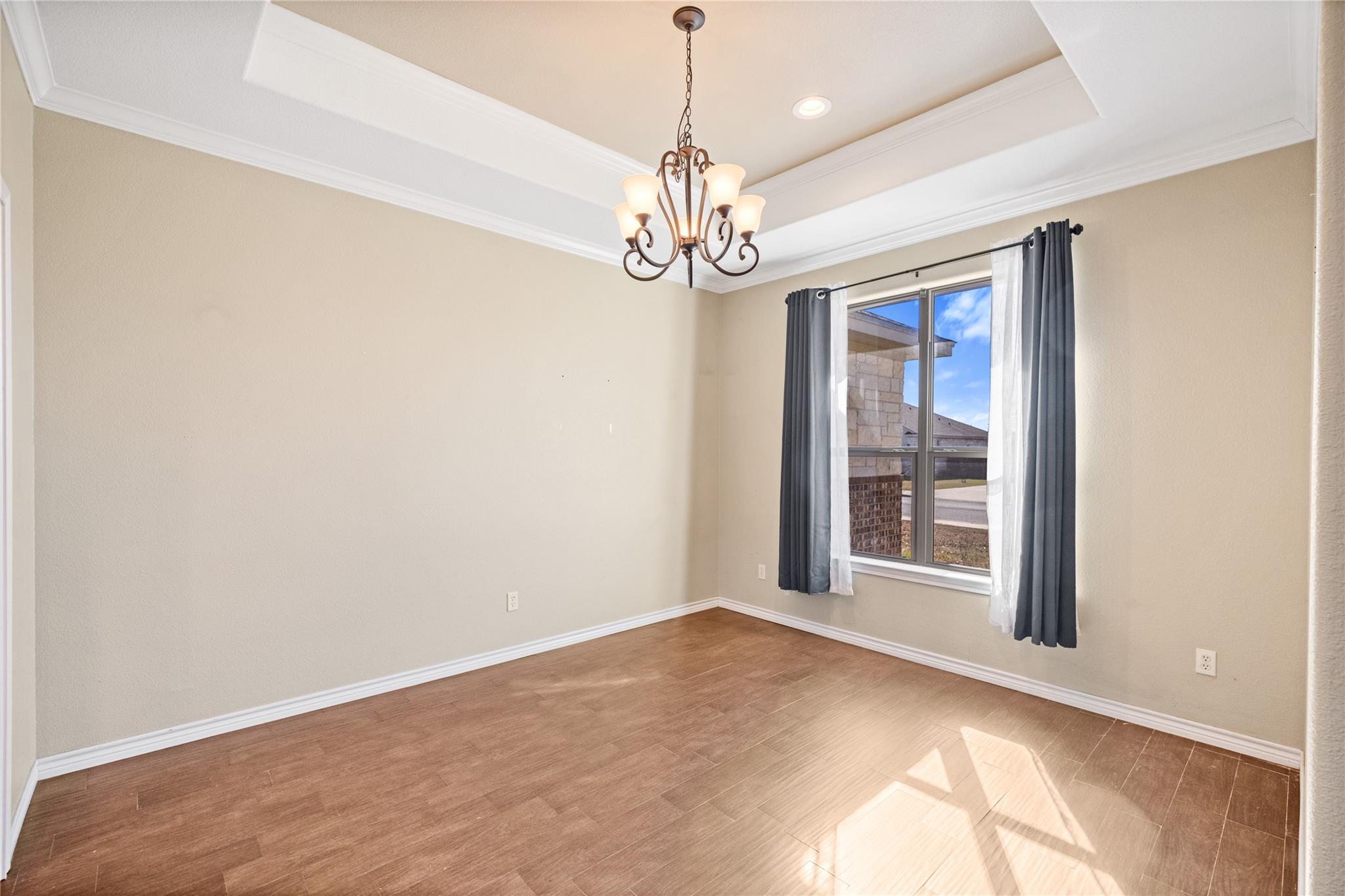 304 Jake Dr, Jarrell, TX 76537