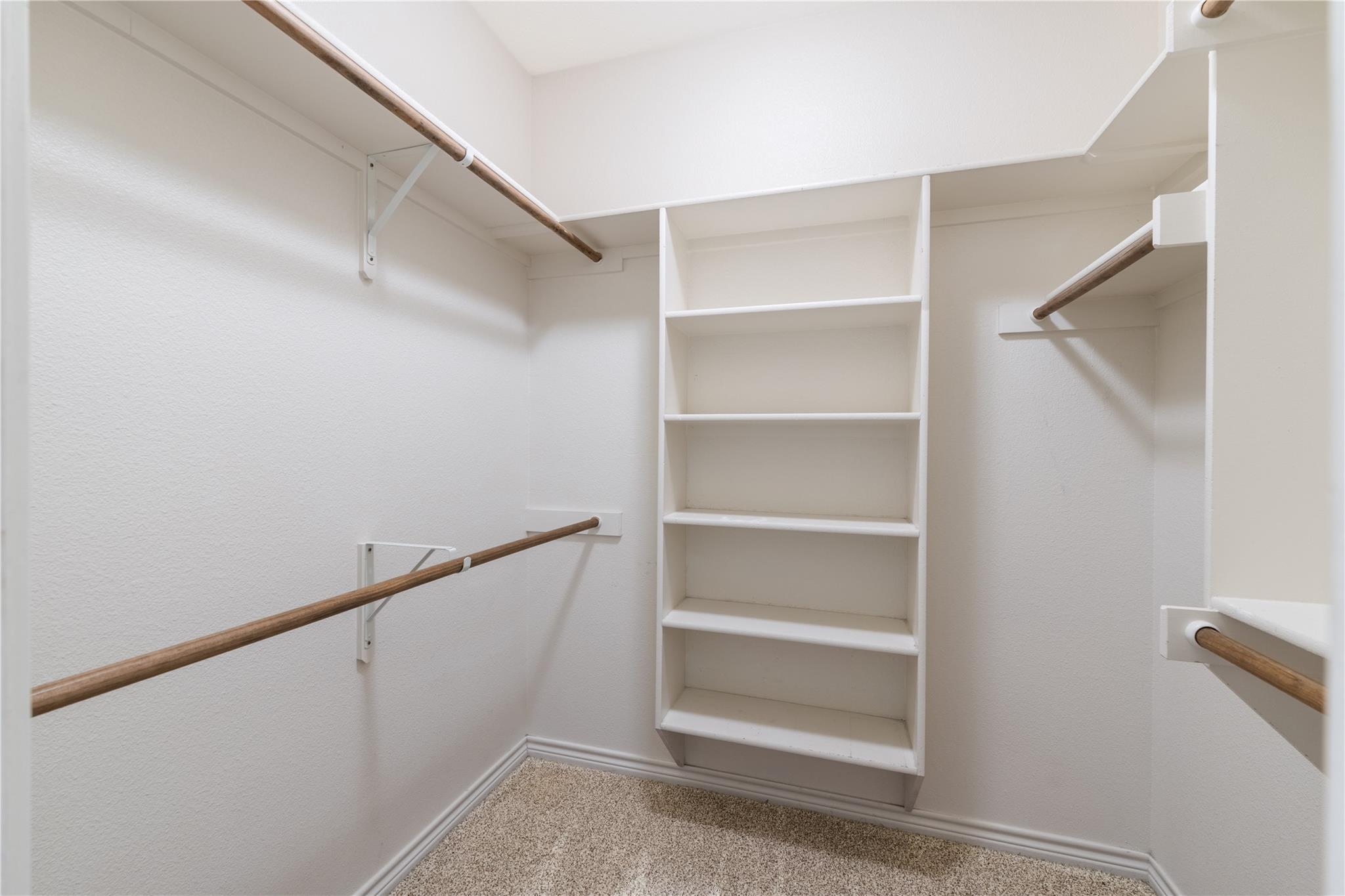 304 Jake Dr, Jarrell, TX 76537