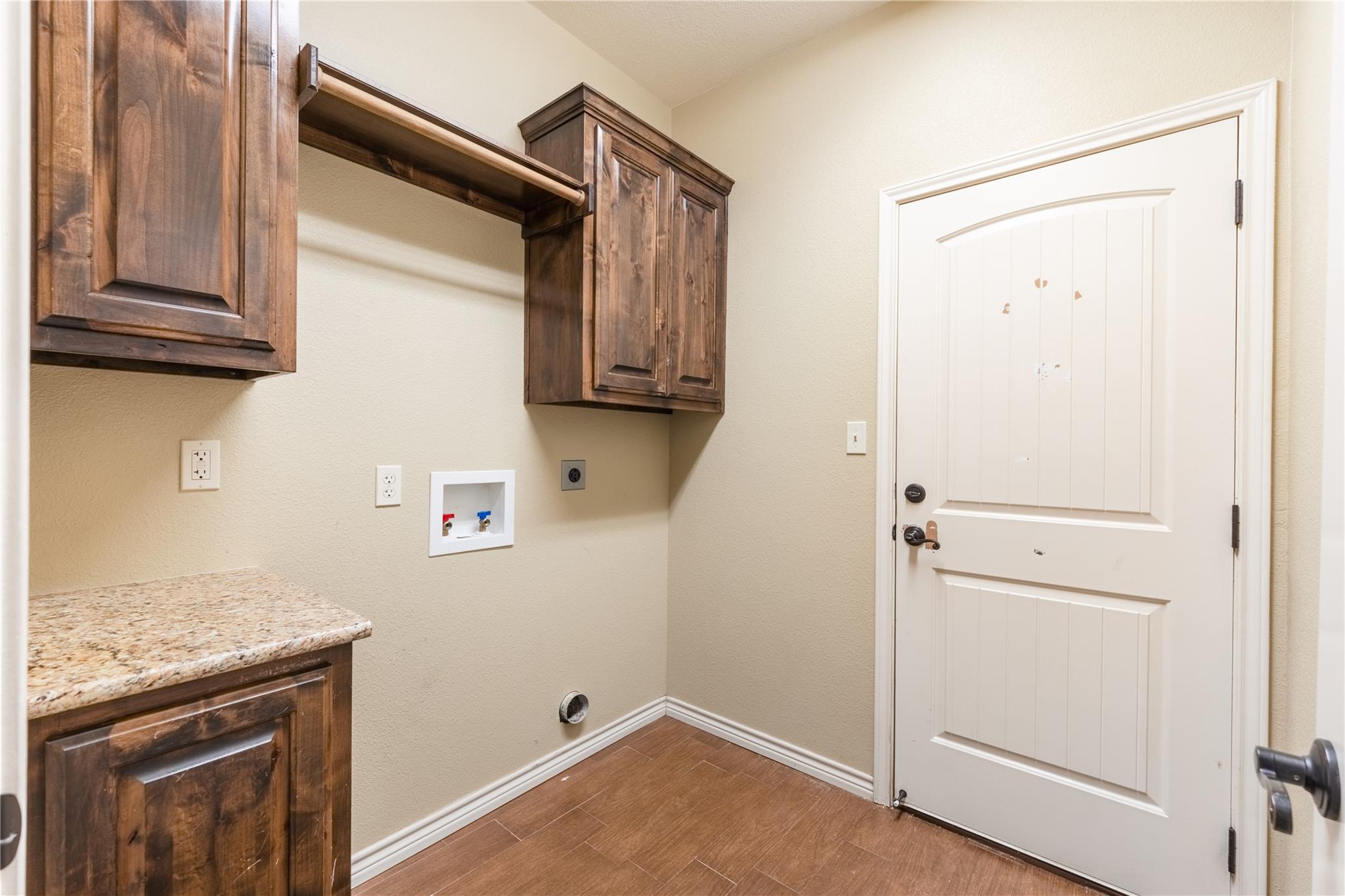 304 Jake Dr, Jarrell, TX 76537