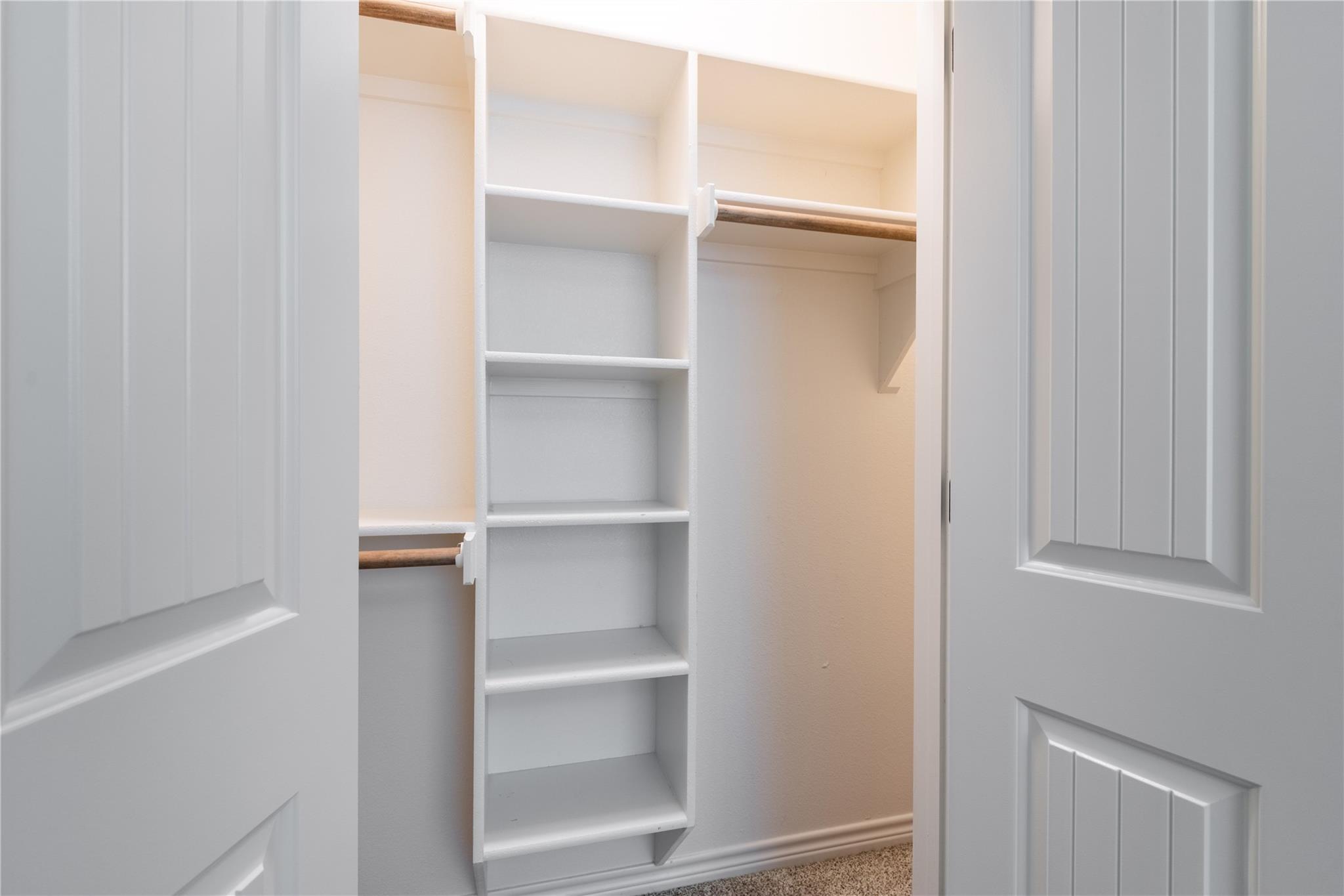 304 Jake Dr, Jarrell, TX 76537