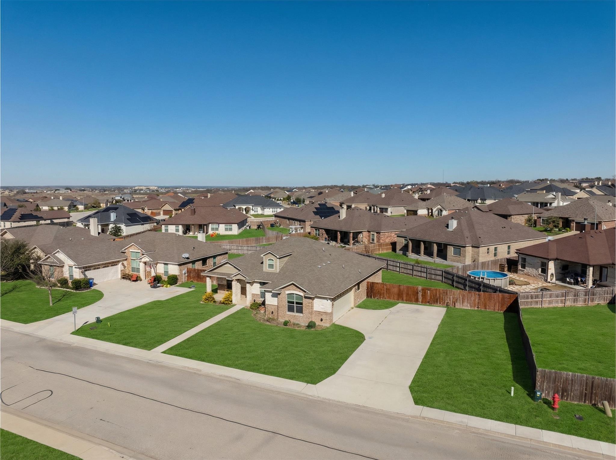 304 Jake Dr, Jarrell, TX 76537