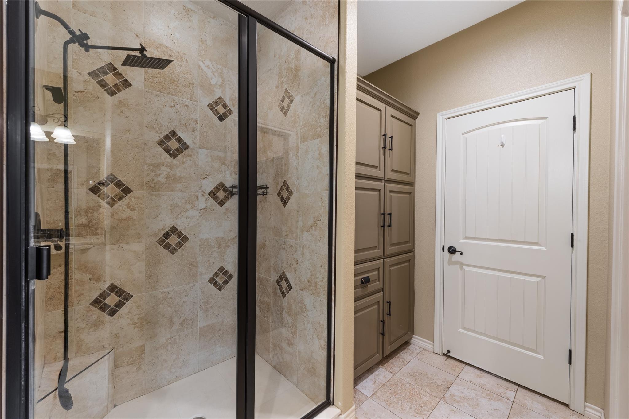 304 Jake Dr, Jarrell, TX 76537