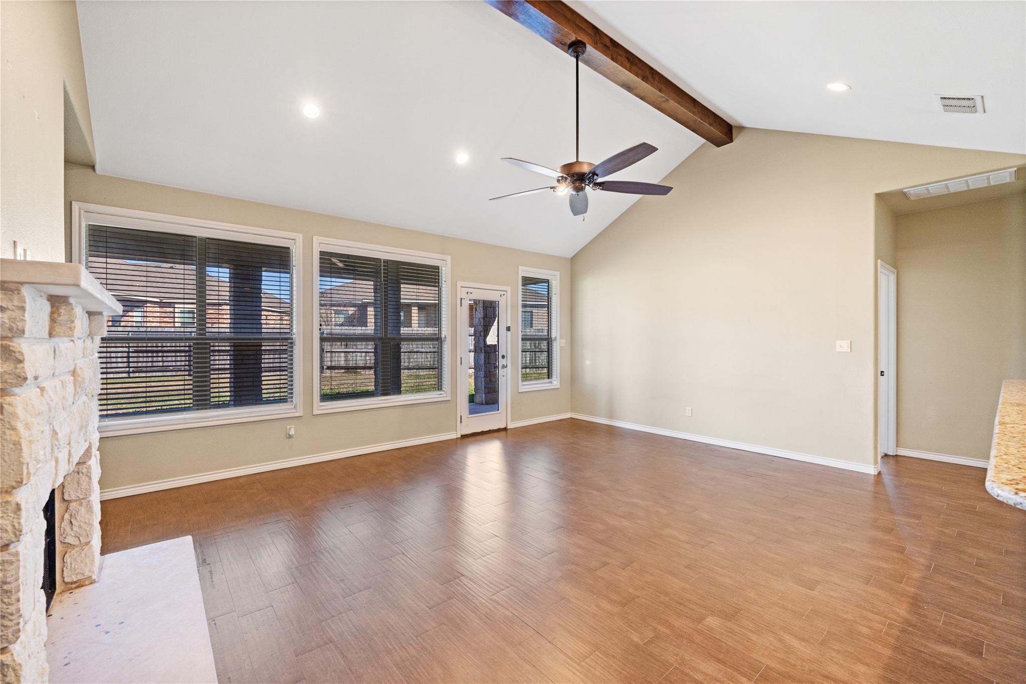 304 Jake Dr, Jarrell, TX 76537