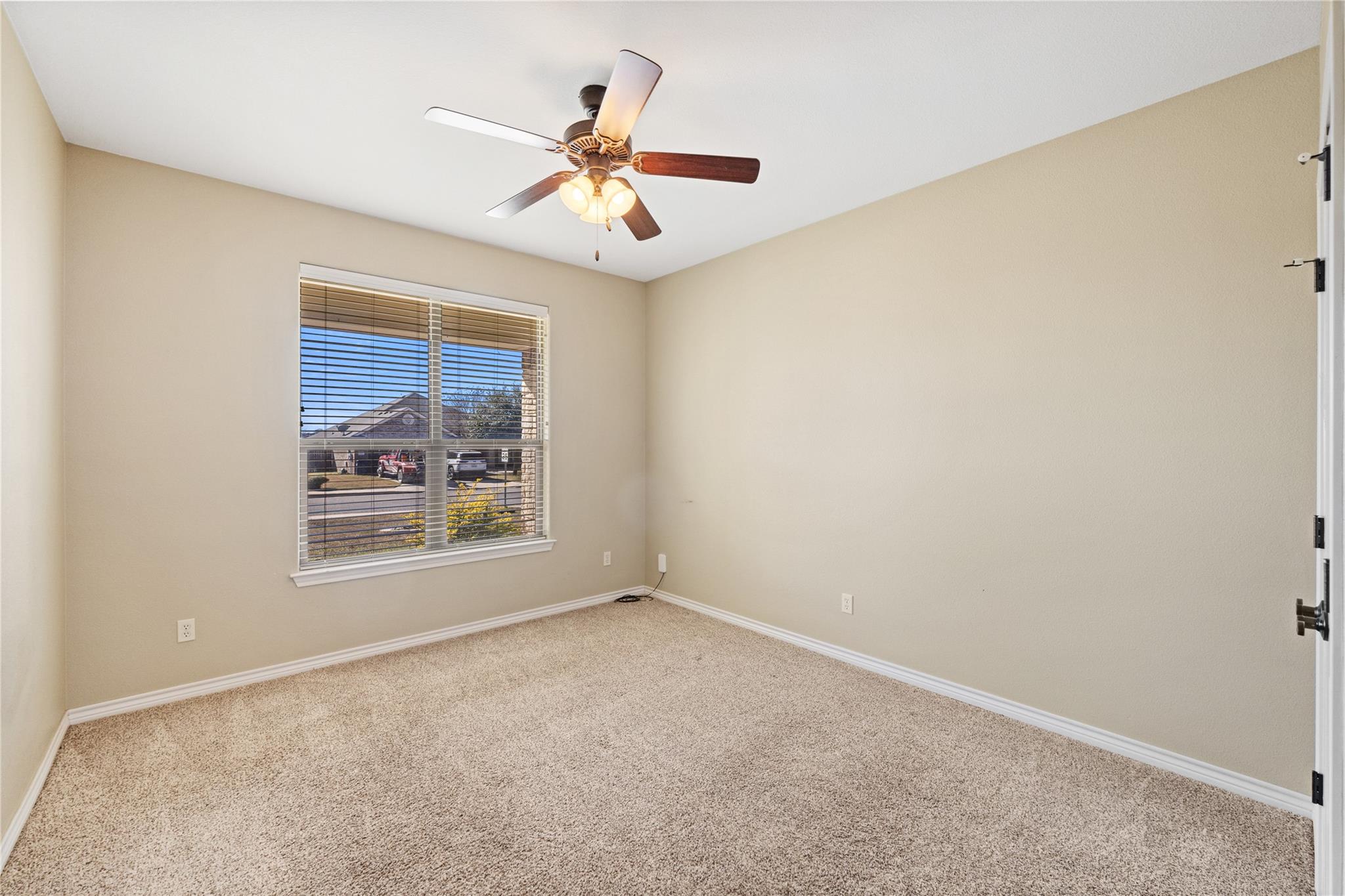 304 Jake Dr, Jarrell, TX 76537