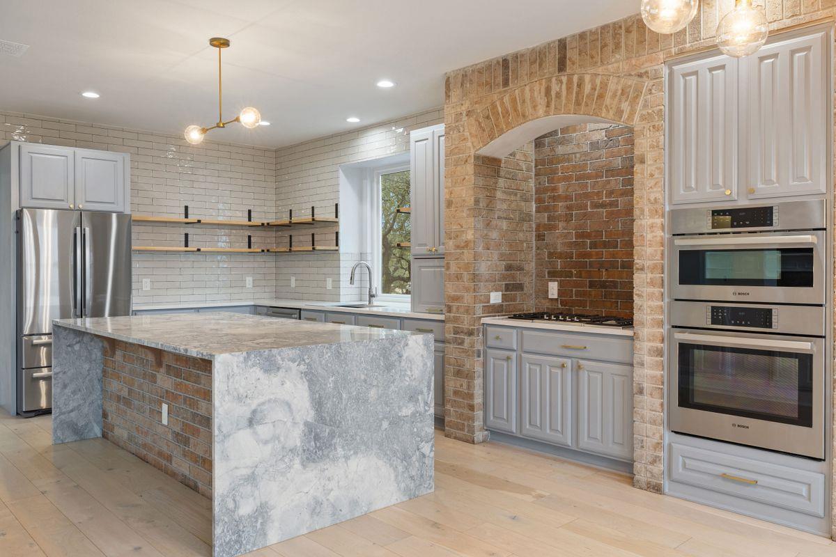 2137 Rivina Dr, Austin, TX 78733