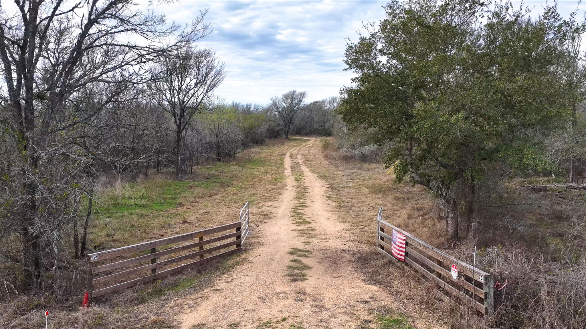 256 Greasy Bnd, Smithville, TX 78957