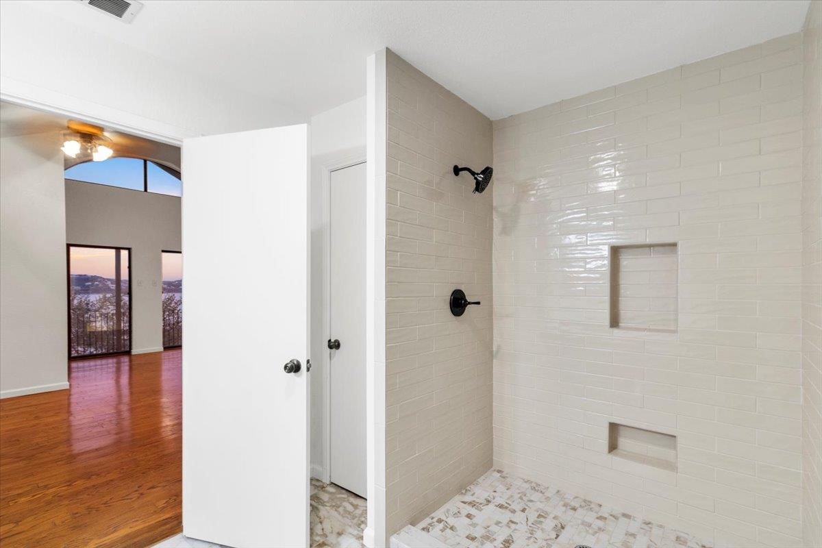 13816 Lake View Dr, Austin, TX 78732