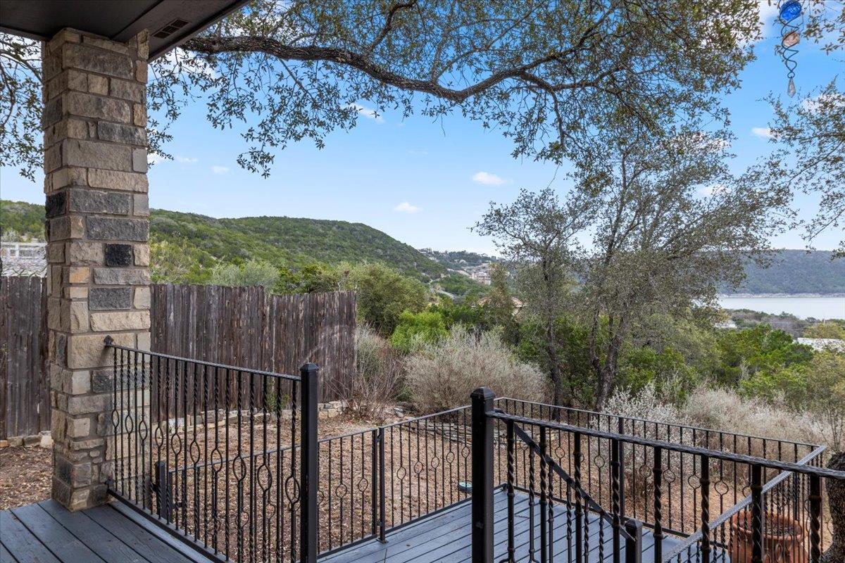 13816 Lake View Dr, Austin, TX 78732