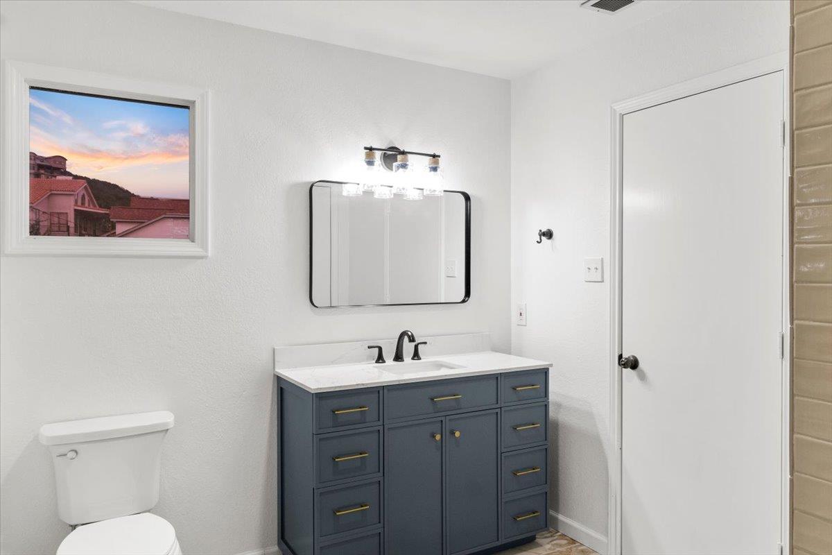 13816 Lake View Dr, Austin, TX 78732