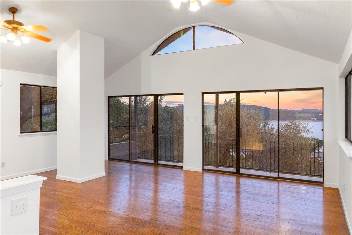 13816 Lake View Dr, Austin, TX 78732