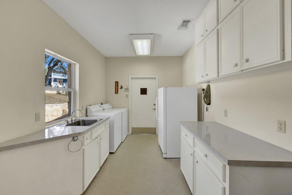 1221 Sundown Trl, Fischer, TX 78623