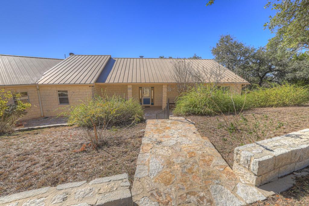 1221 Sundown Trl, Fischer, TX 78623