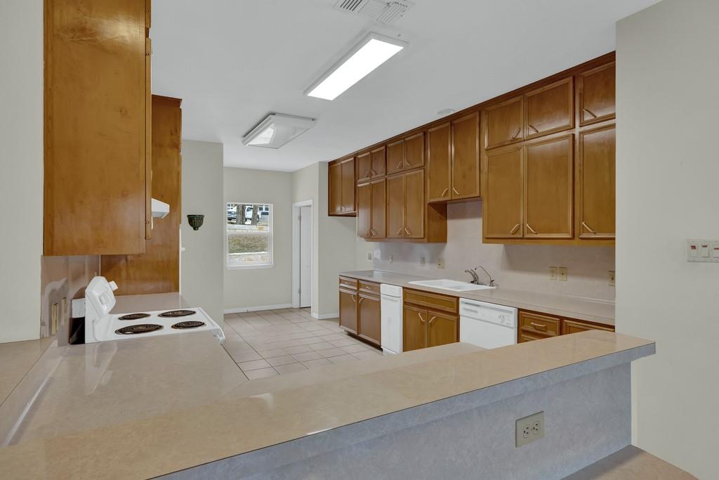 1221 Sundown Trl, Fischer, TX 78623