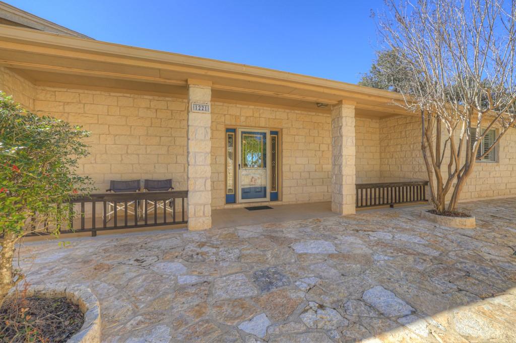 1221 Sundown Trl, Fischer, TX 78623