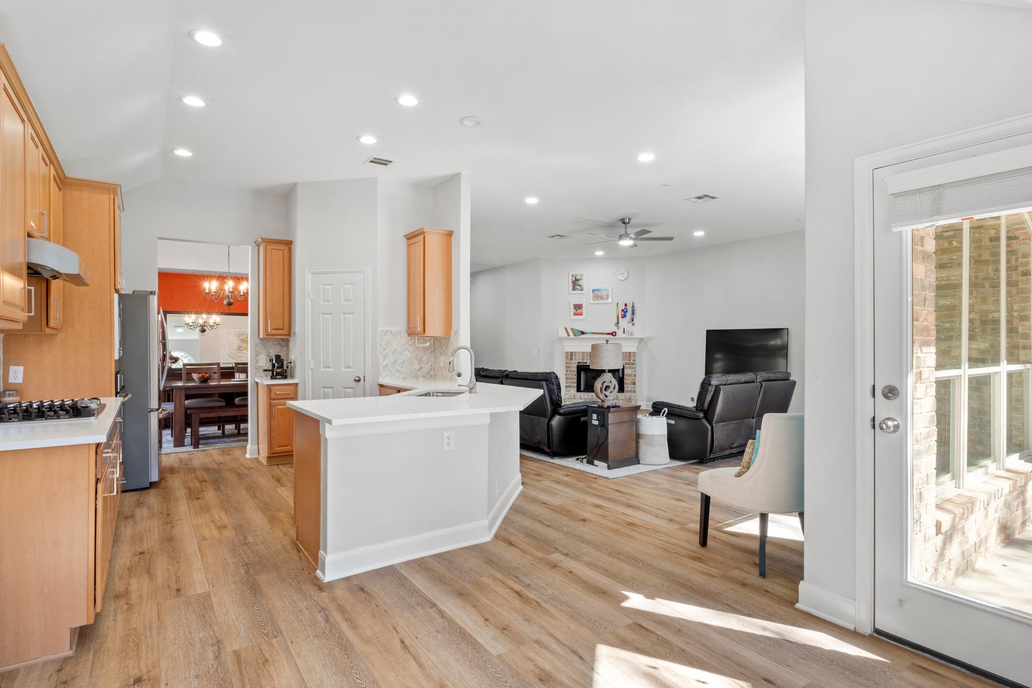 2532 Arbor Dr, Round Rock, TX 78681