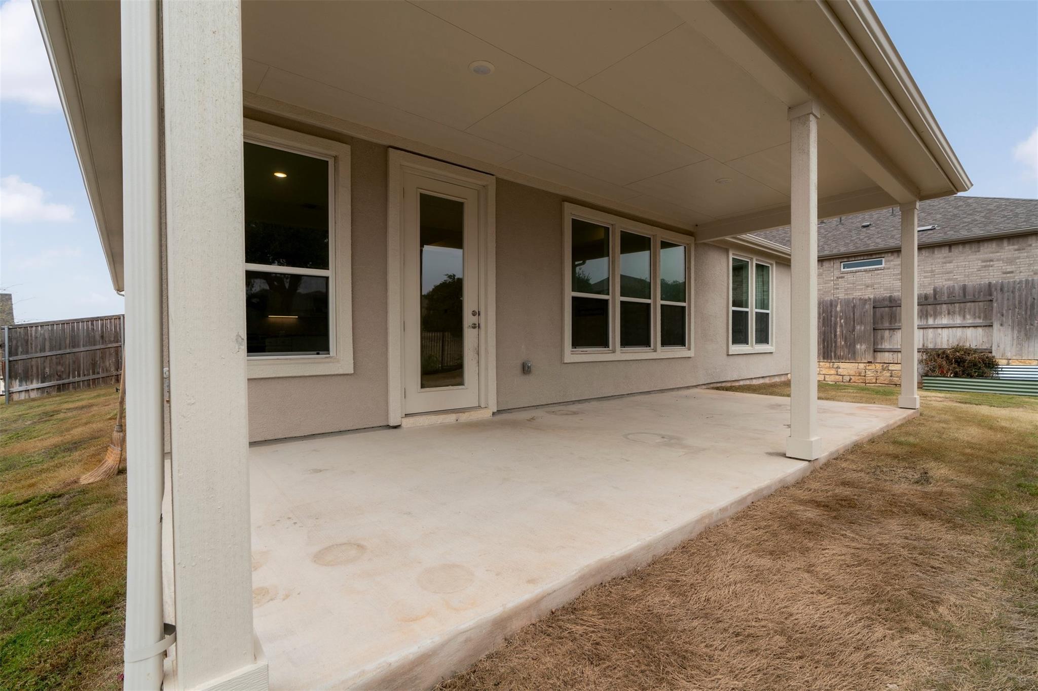 302 Barn Hill Loop, Dripping Springs, TX 78620