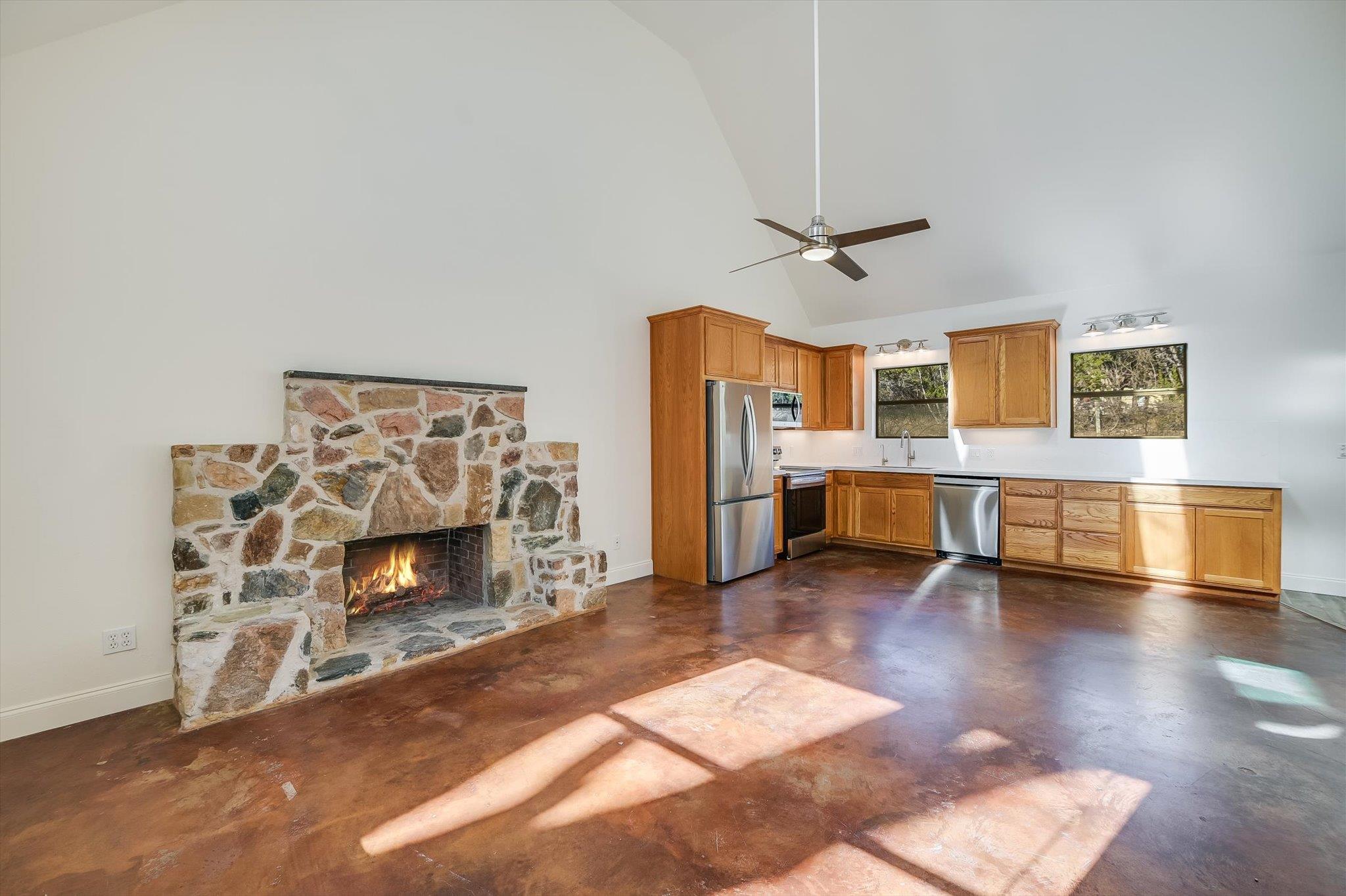 302 Lago Verde Rd, Lakeway, TX 78734