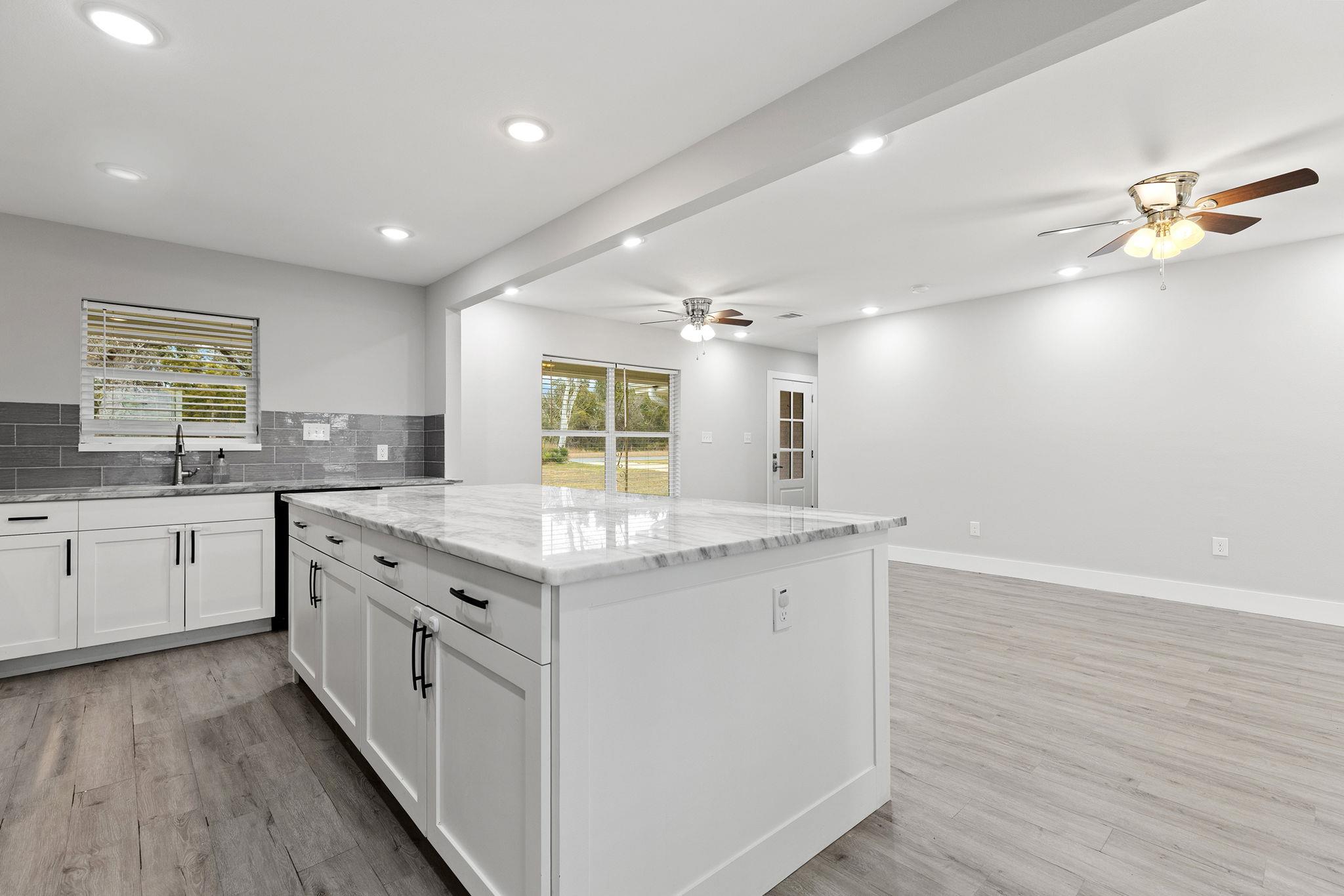 813 Central Ave, Elgin, TX 78621