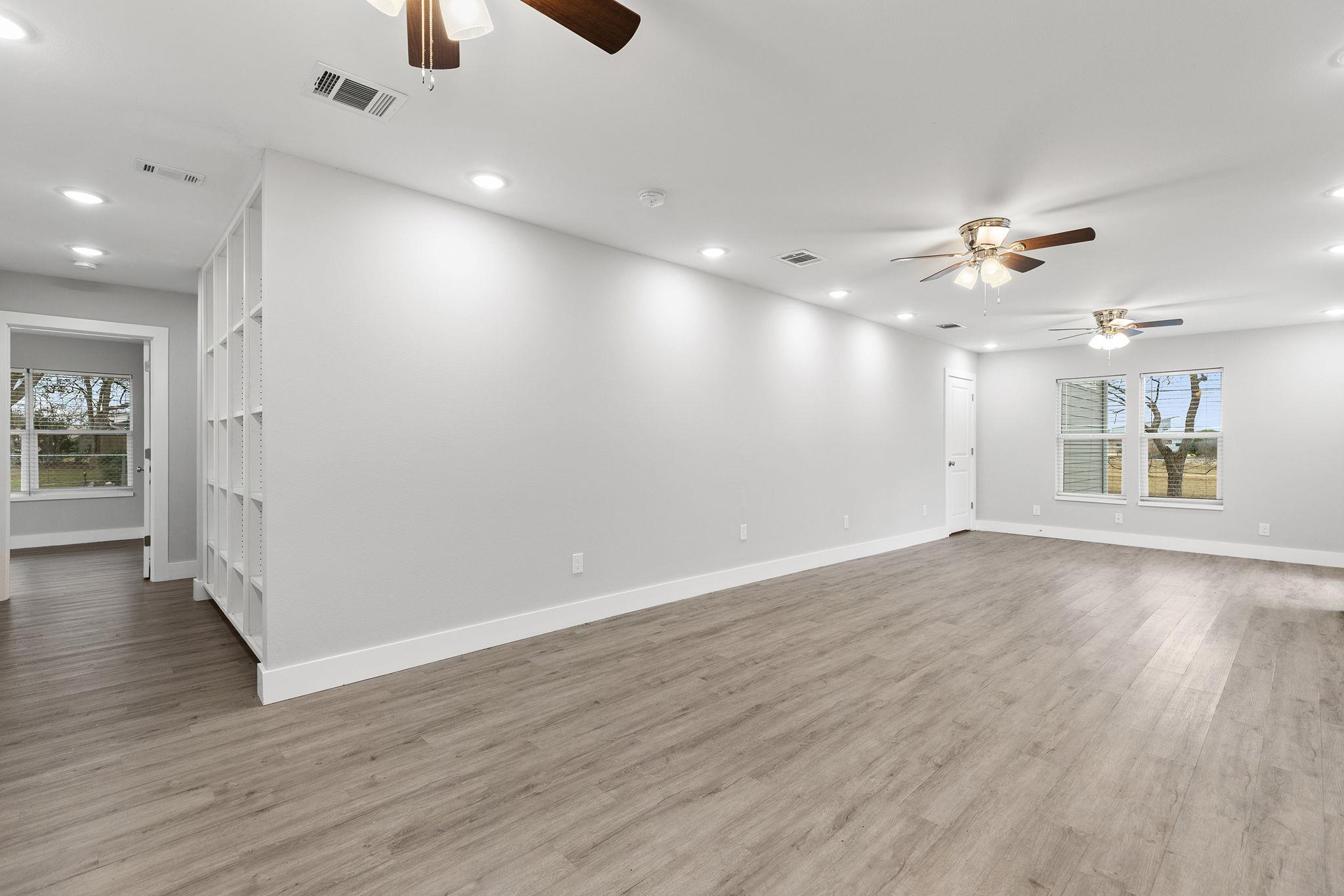 813 Central Ave, Elgin, TX 78621