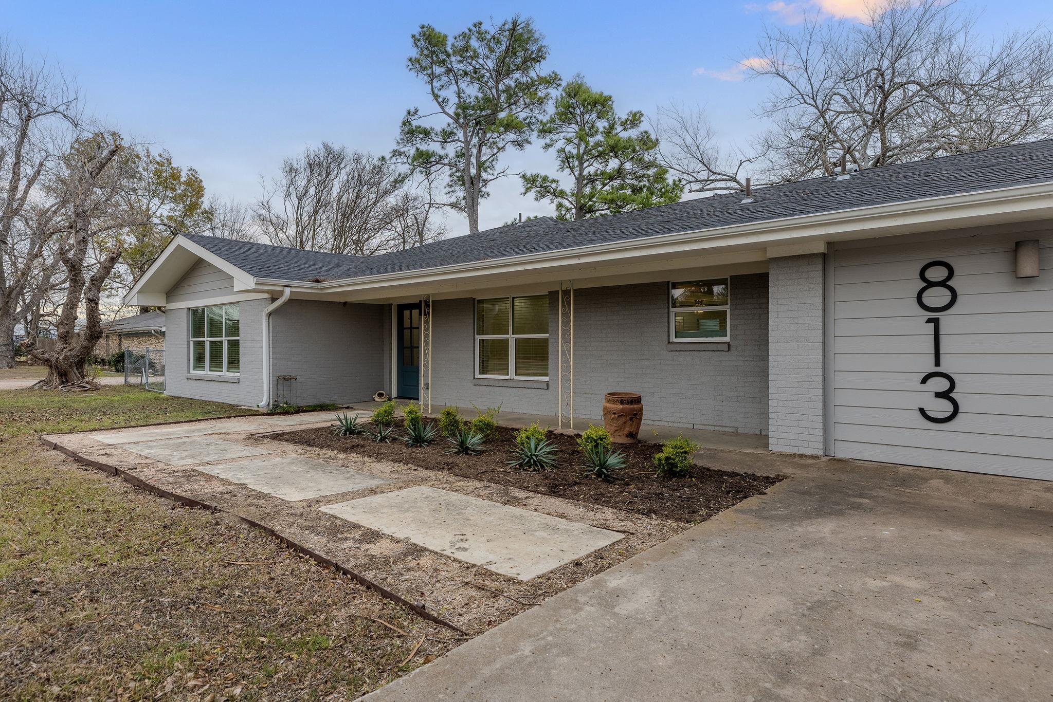813 Central Ave, Elgin, TX 78621