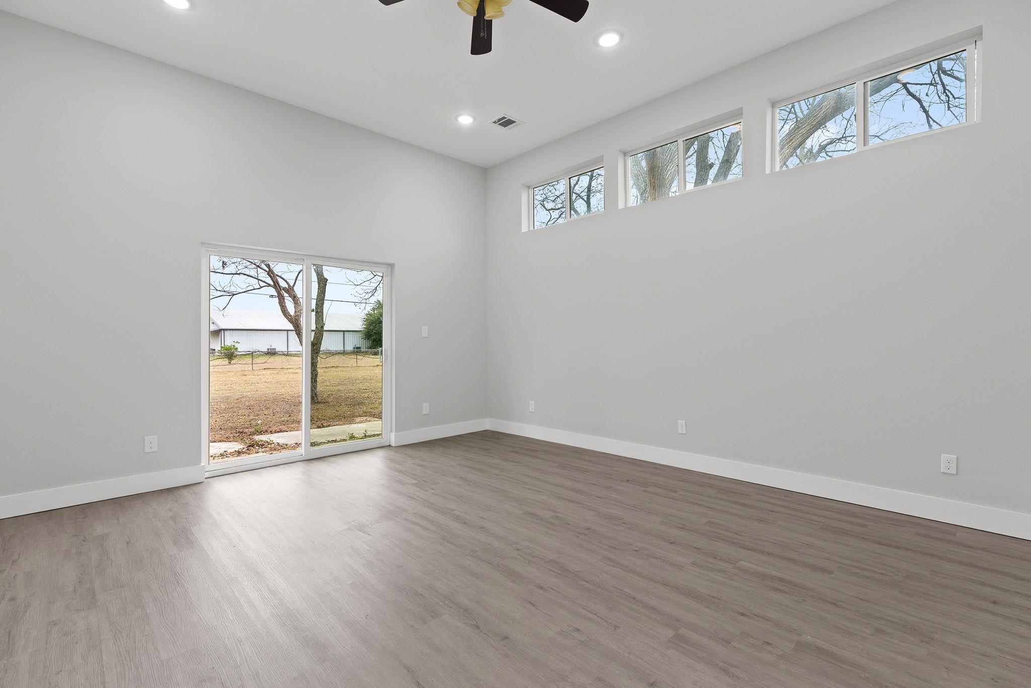 813 Central Ave, Elgin, TX 78621