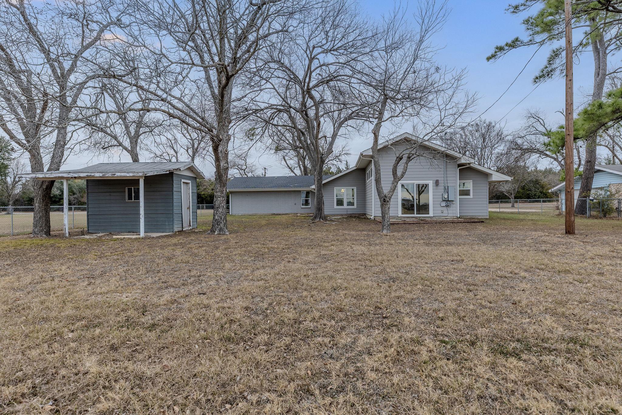 813 Central Ave, Elgin, TX 78621