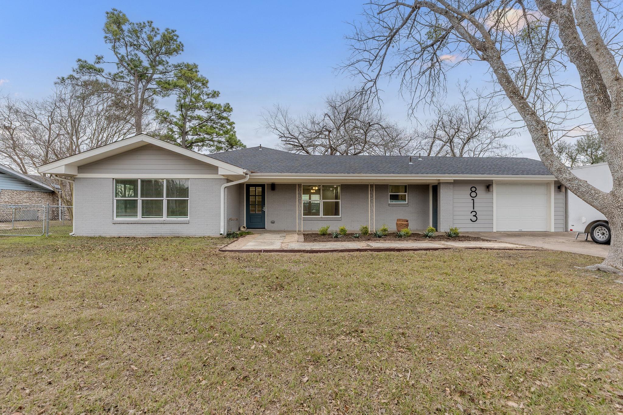 813 Central Ave, Elgin, TX 78621
