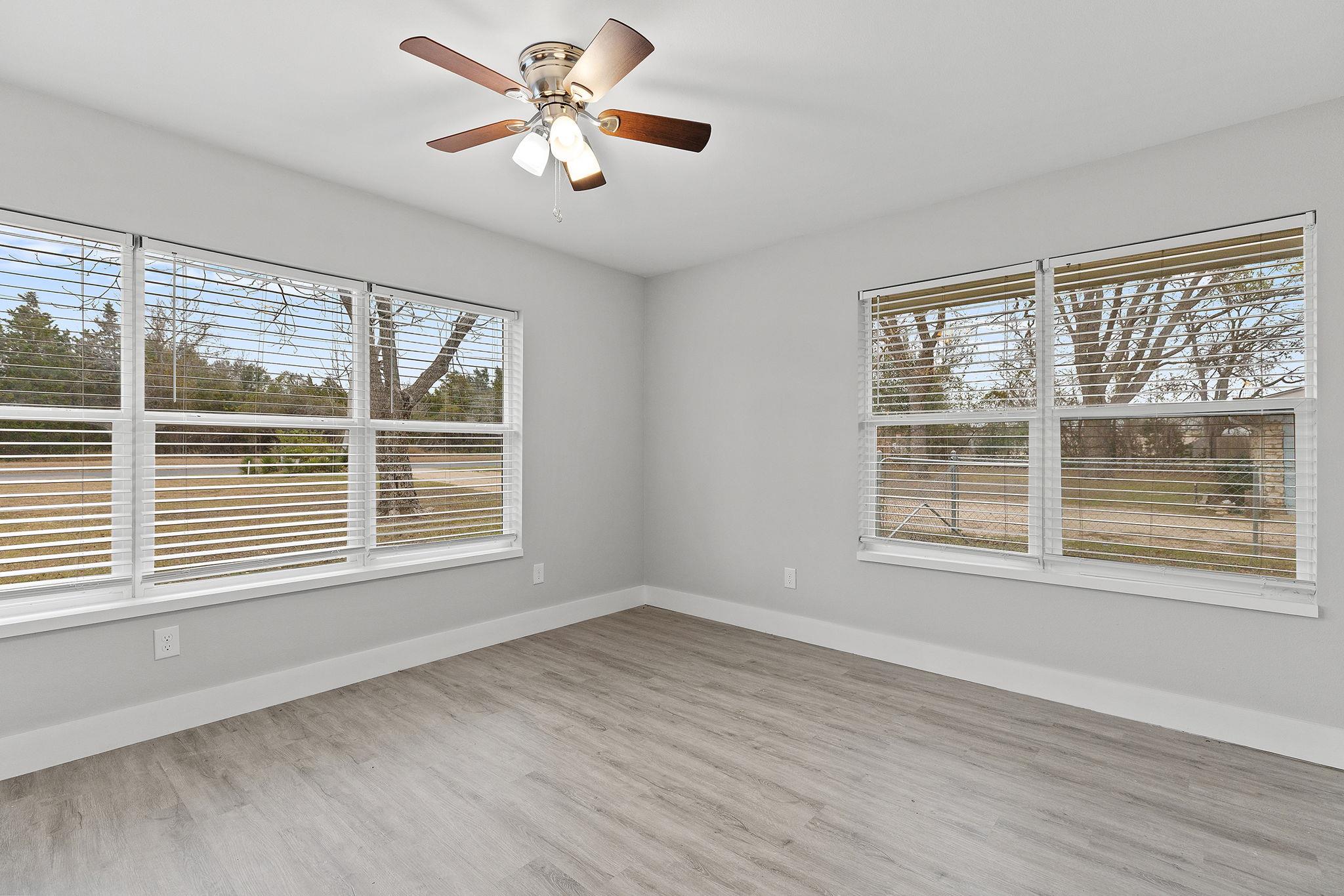 813 Central Ave, Elgin, TX 78621