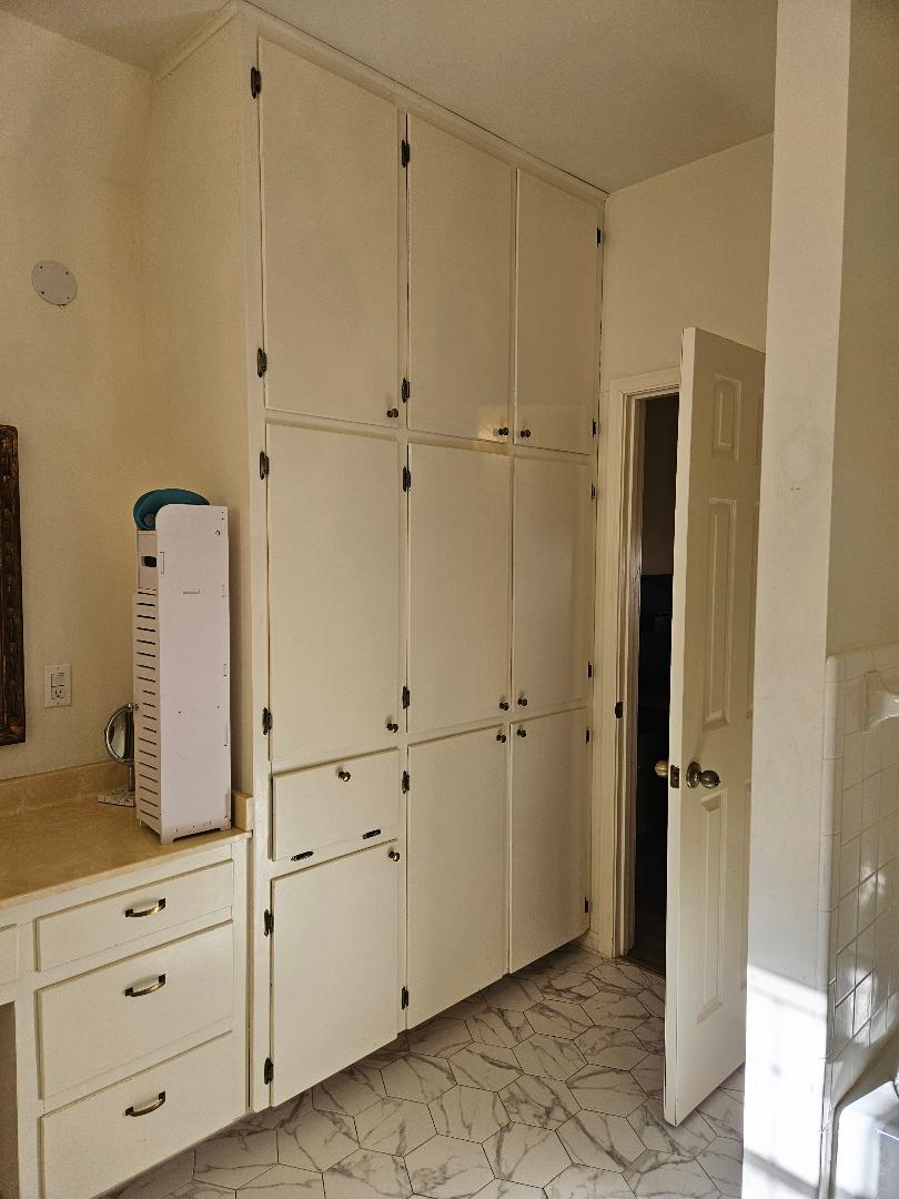 710 N Avenue C, Elgin, TX 78621