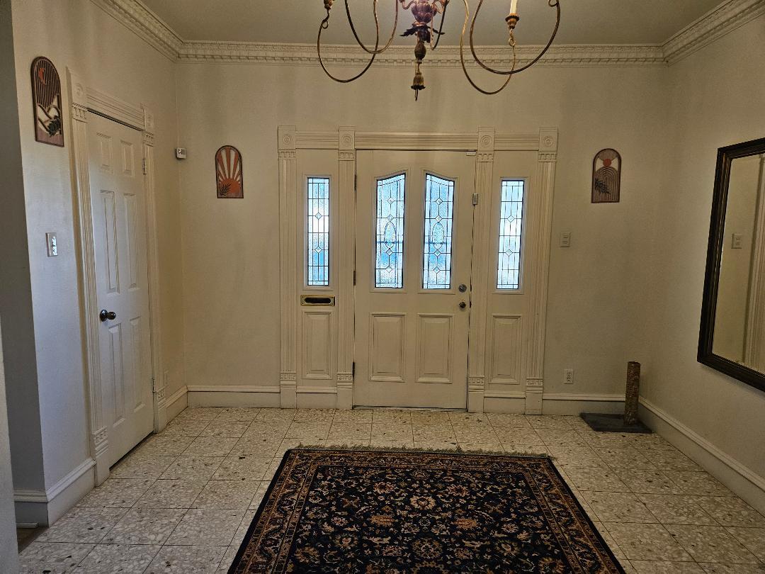 710 N Avenue C, Elgin, TX 78621