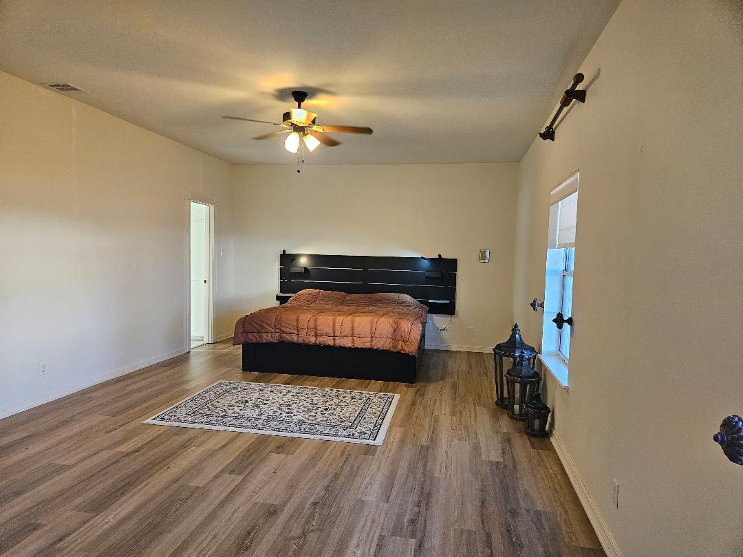 710 N Avenue C, Elgin, TX 78621