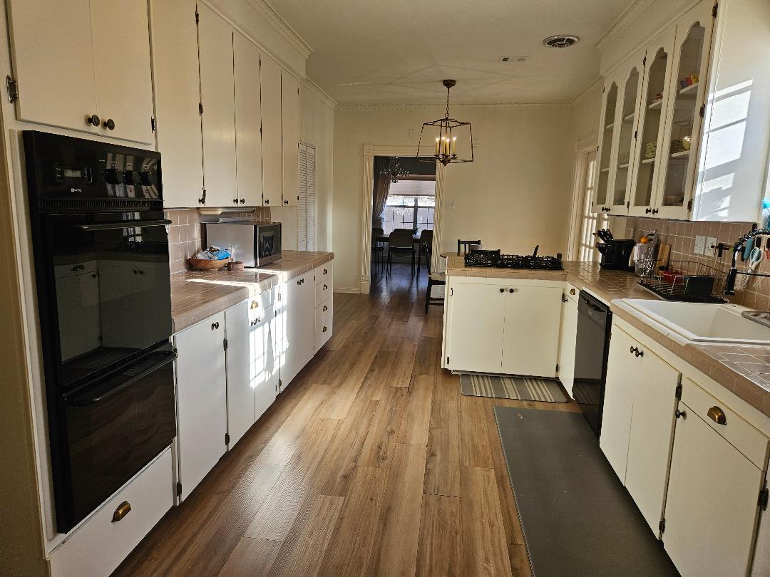 710 N Avenue C, Elgin, TX 78621