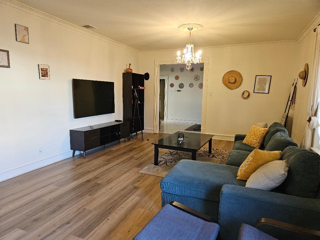 710 N Avenue C, Elgin, TX 78621