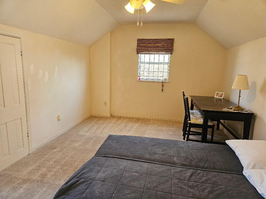 710 N Avenue C, Elgin, TX 78621