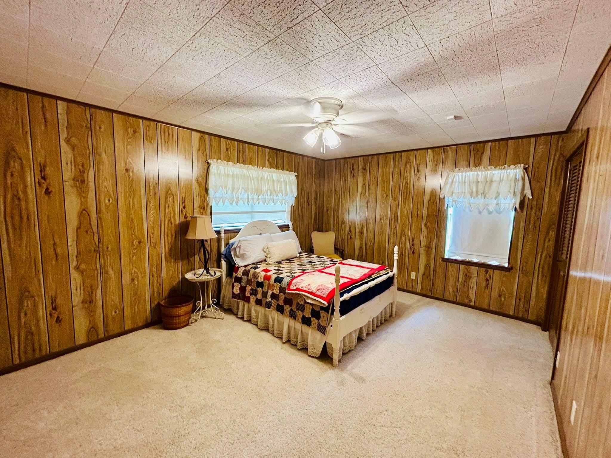 1040 Hwy 80 E, Nixon, TX 78140