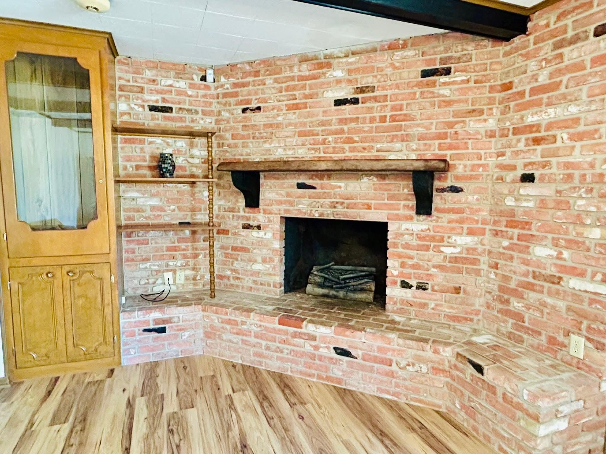 1040 Hwy 80 E, Nixon, TX 78140