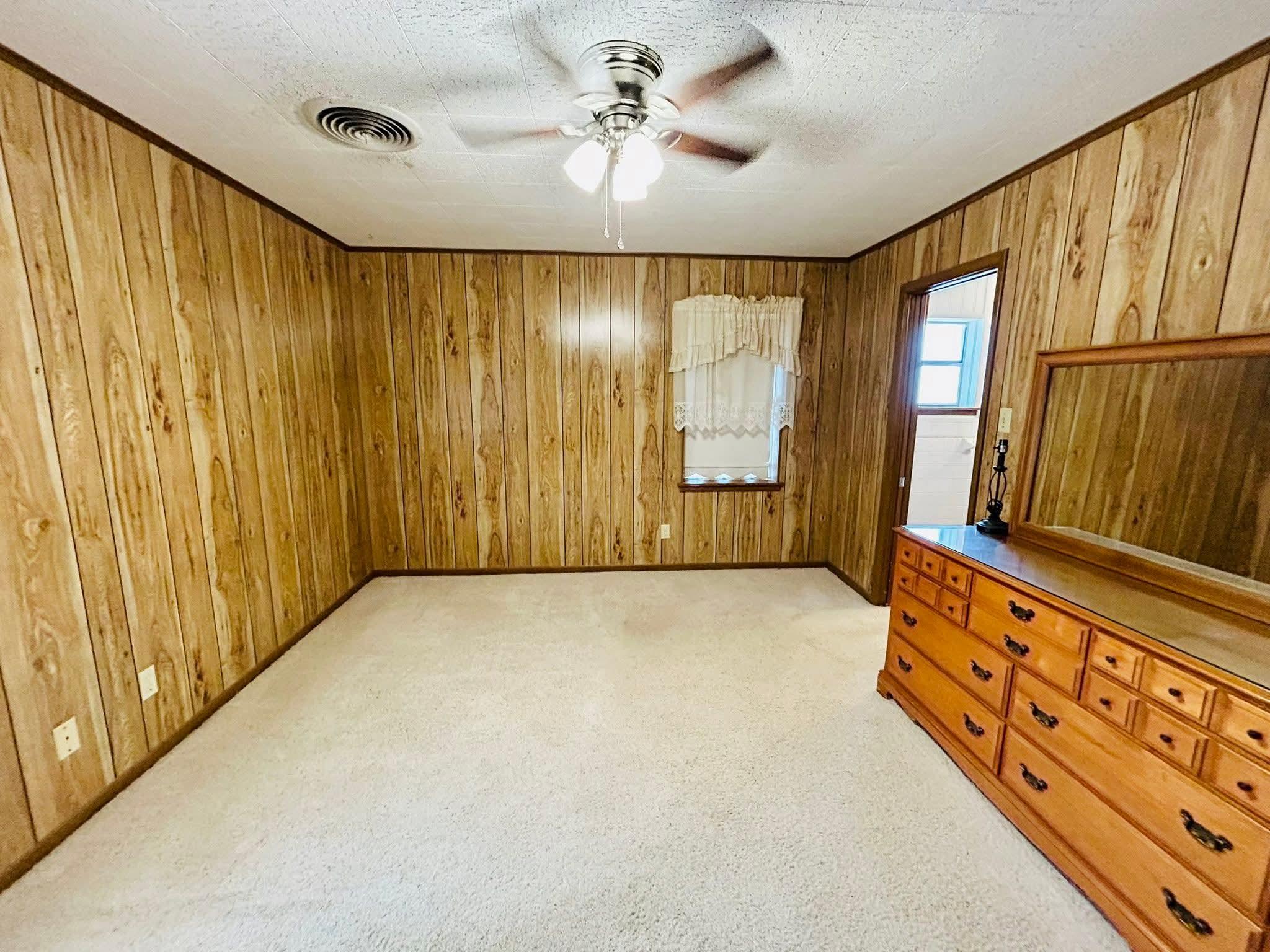 1040 Hwy 80 E, Nixon, TX 78140