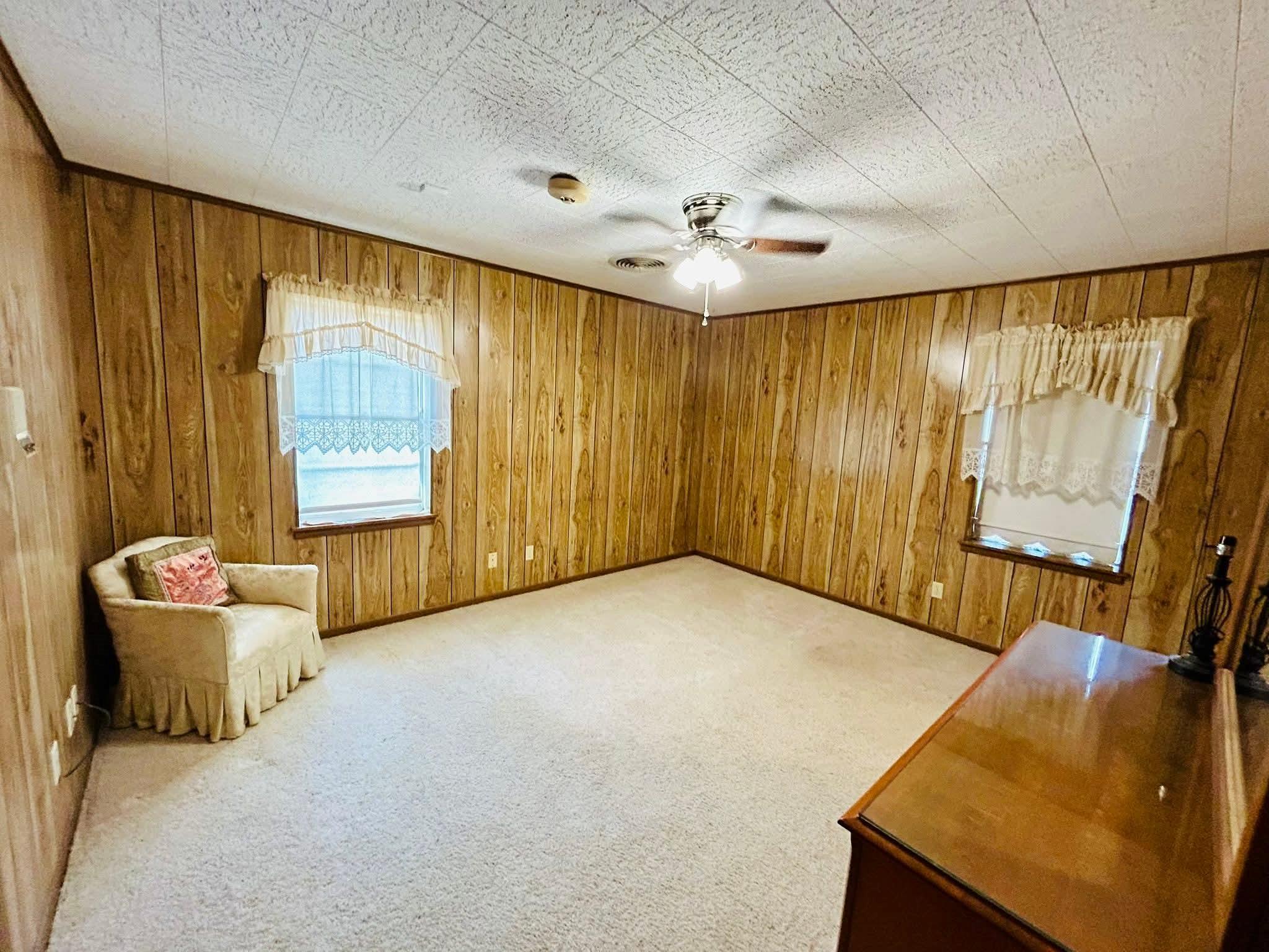 1040 Hwy 80 E, Nixon, TX 78140