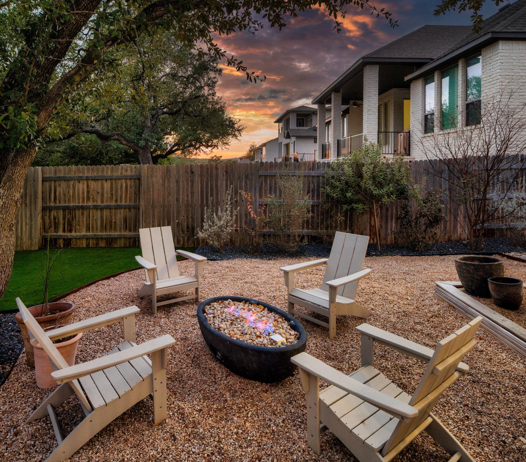 734 Bridge Water Loop, Dripping Springs, TX 78620