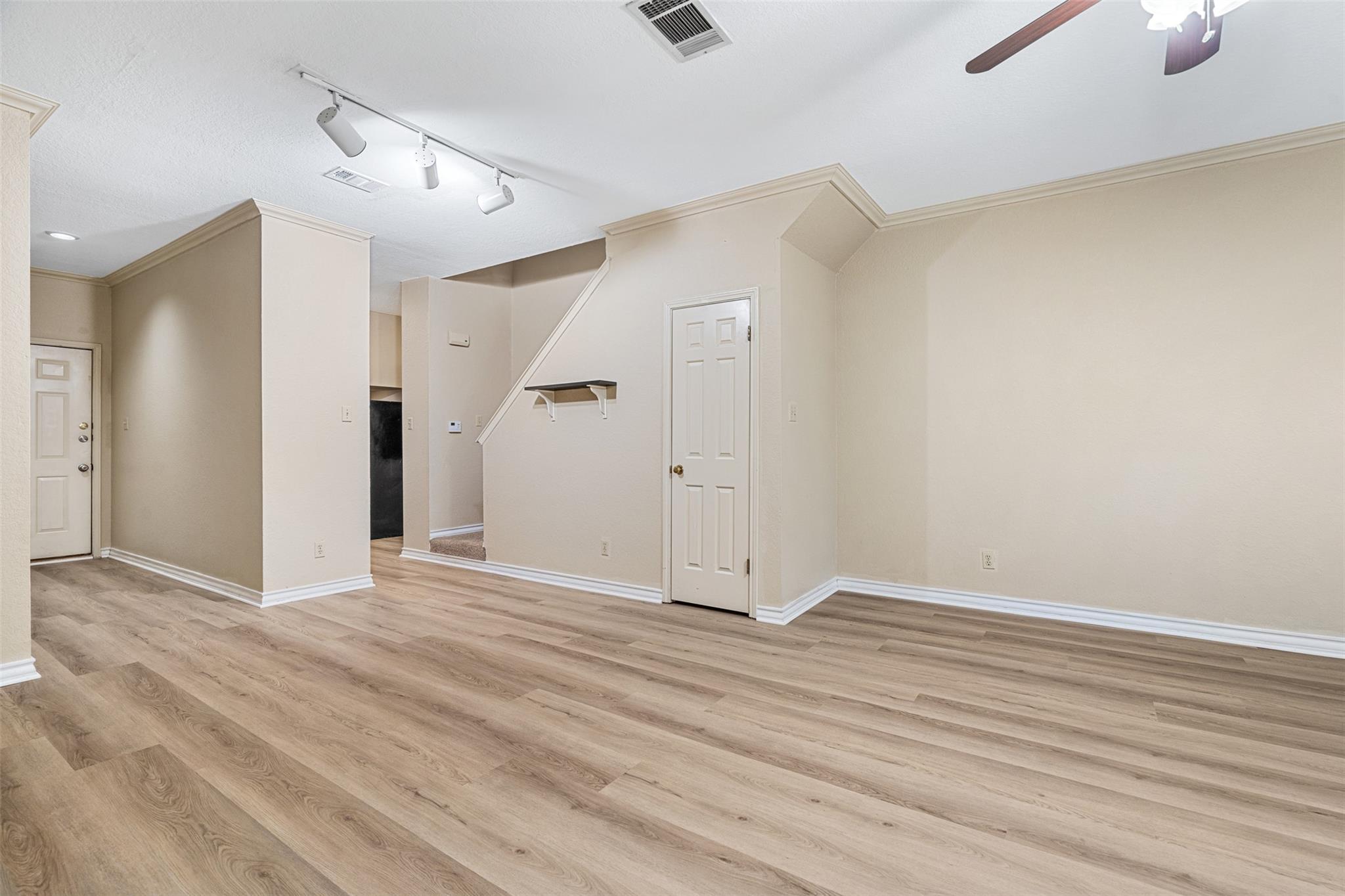 2408 Enfield Rd # 211, Austin, TX 78703