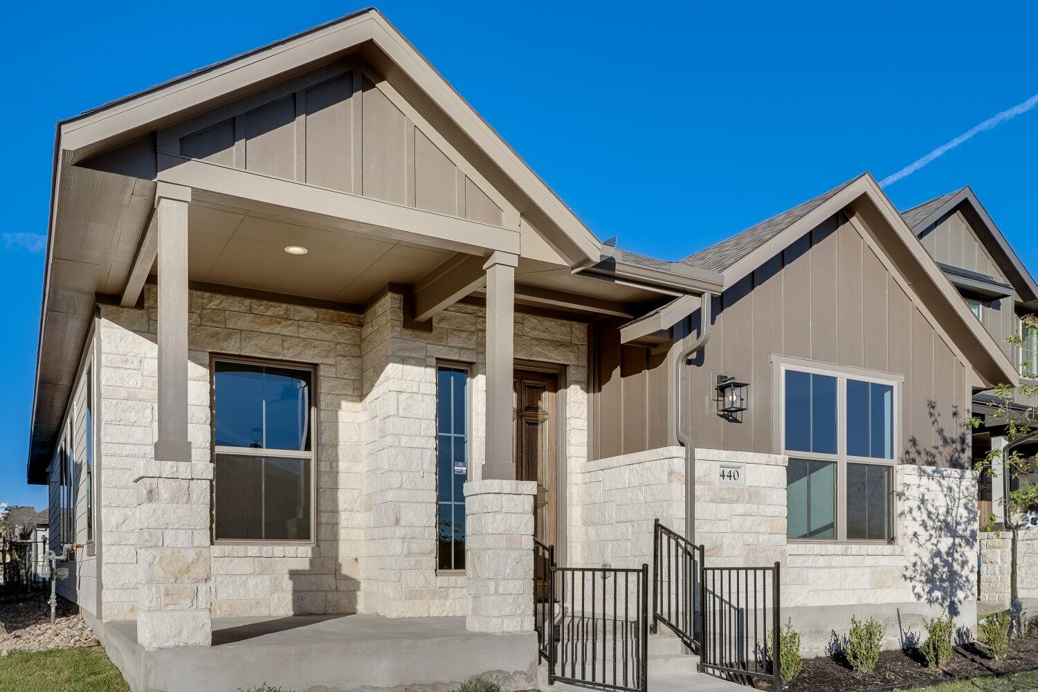 440 Burlington Dr, Buda, TX 78610