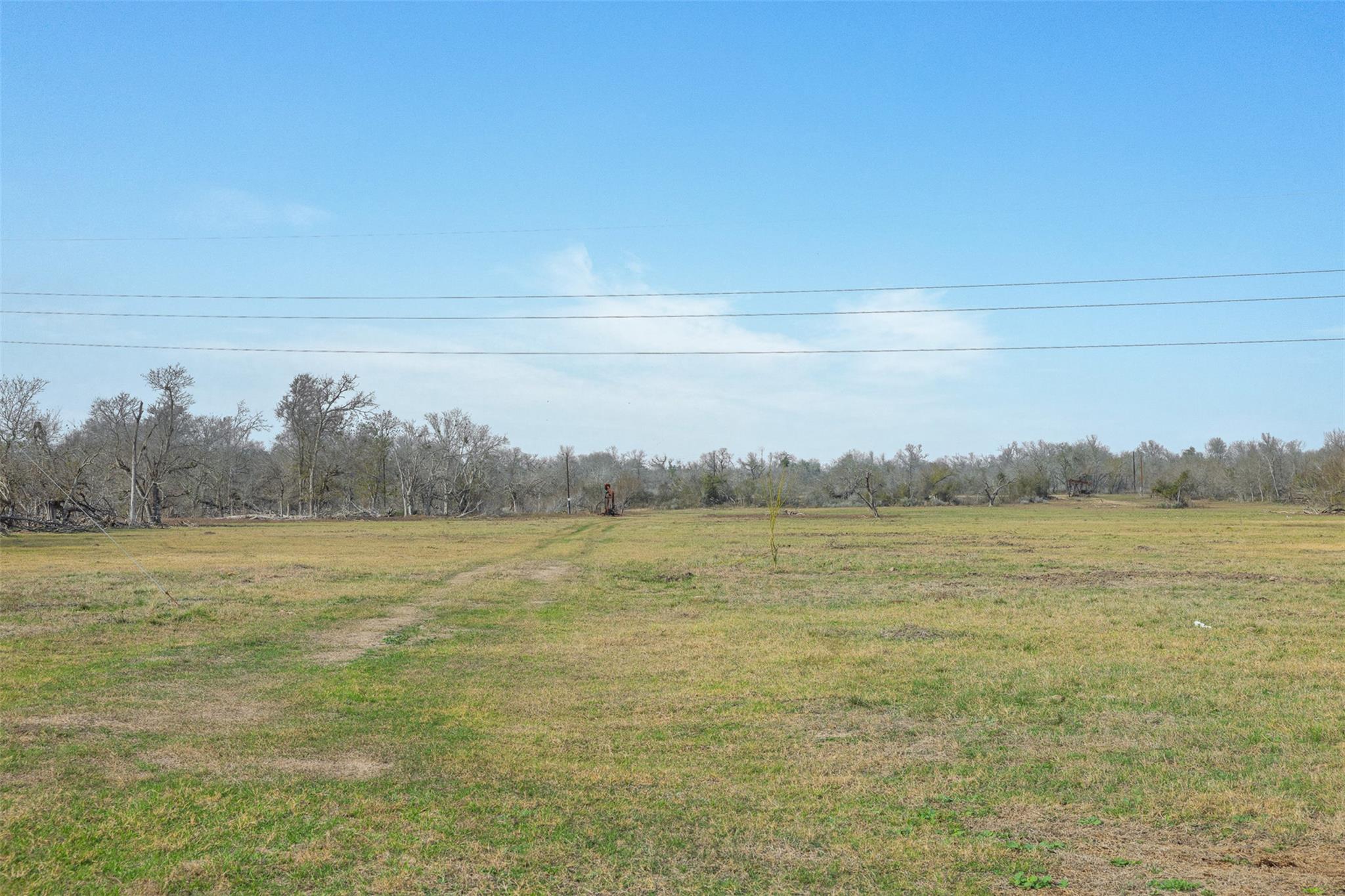 1144 Treetop Ln, Luling, TX 78648