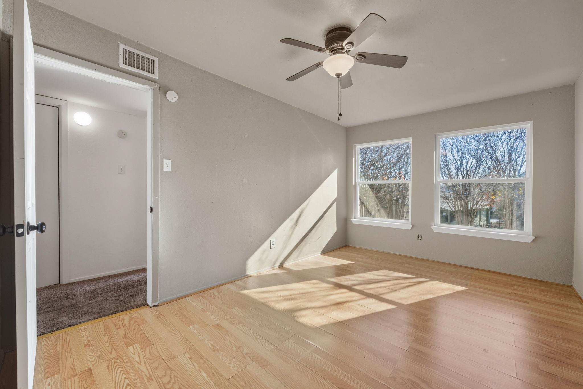 2124 Burton Dr # 125, Austin, TX 78741