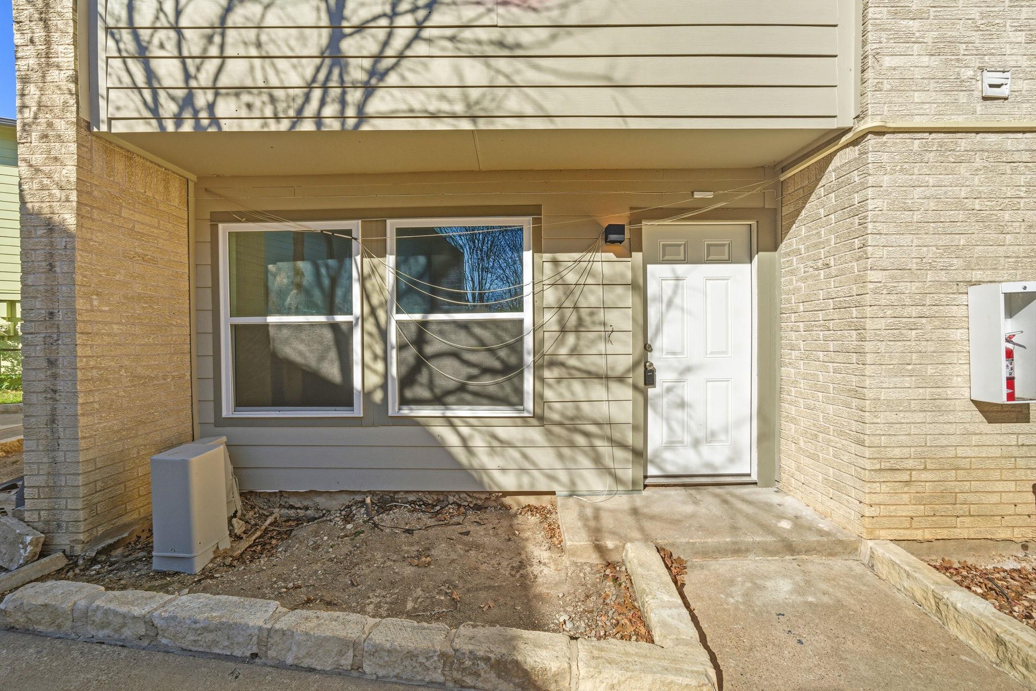 2124 Burton Dr # 125, Austin, TX 78741