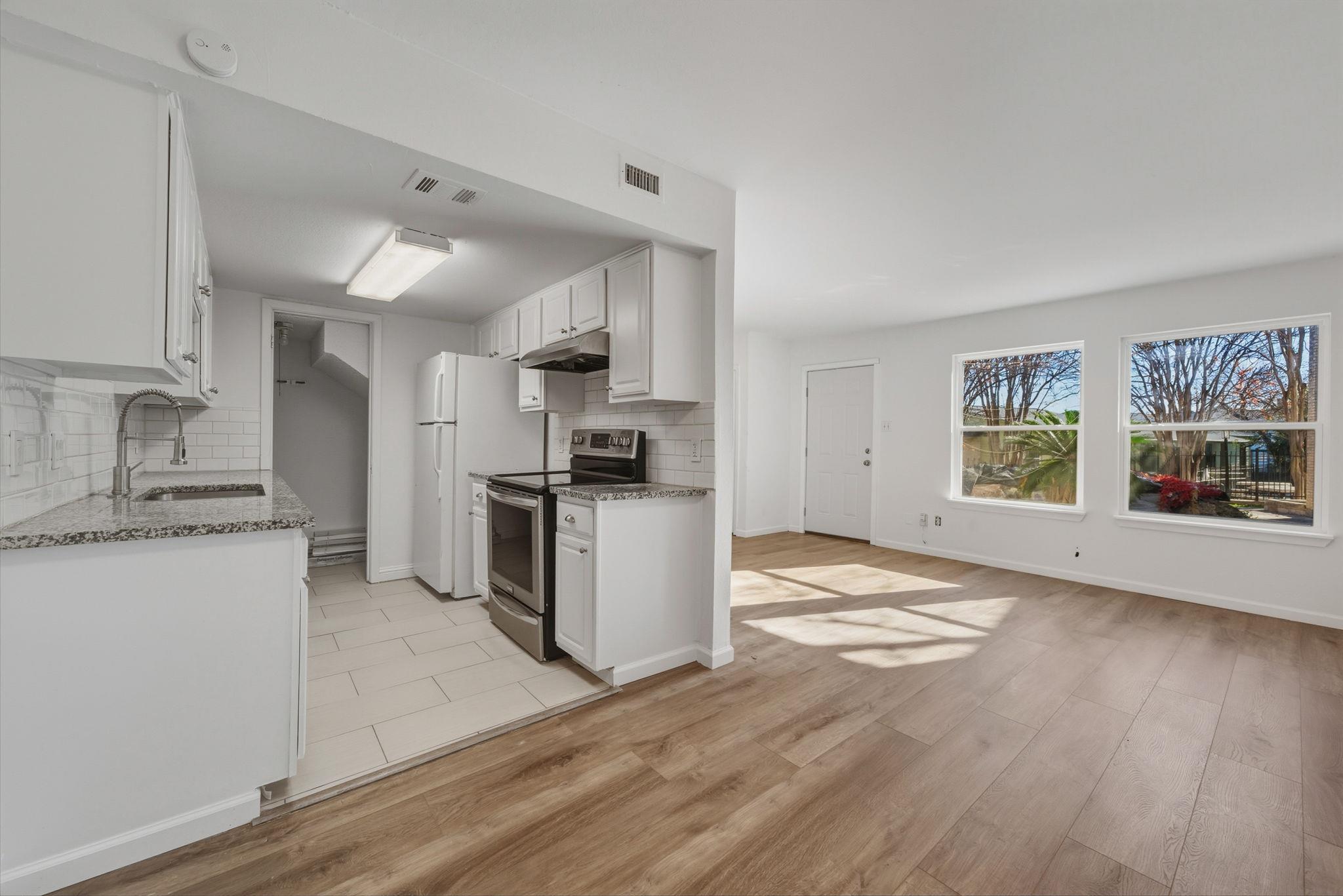 2124 Burton Dr # 125, Austin, TX 78741