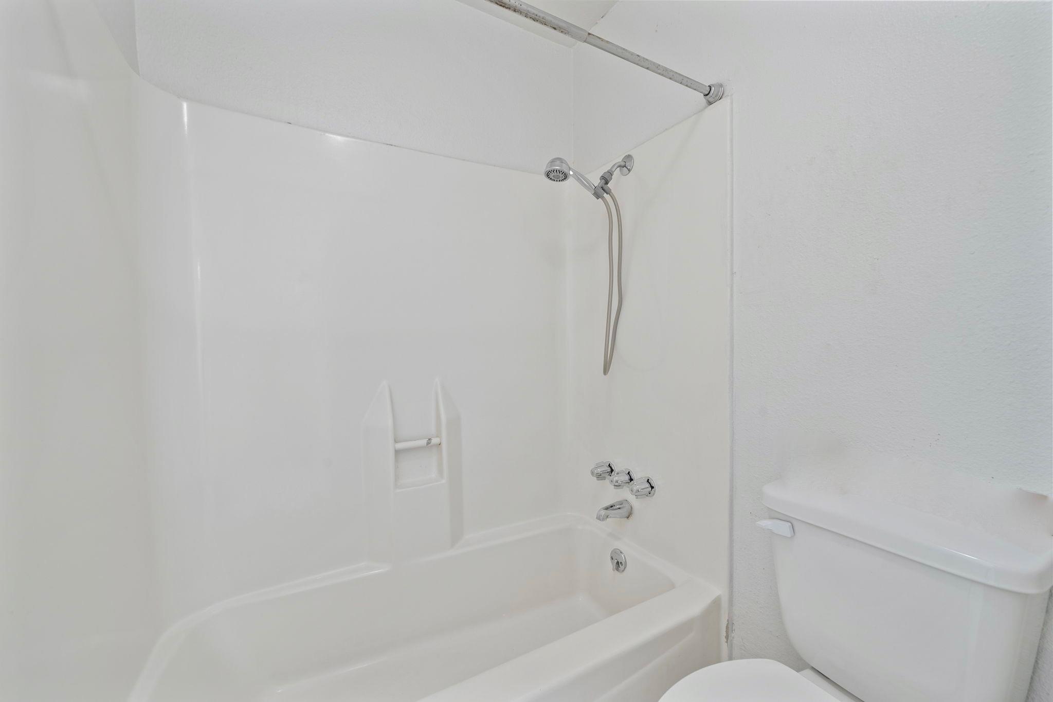 2124 Burton Dr # 125, Austin, TX 78741