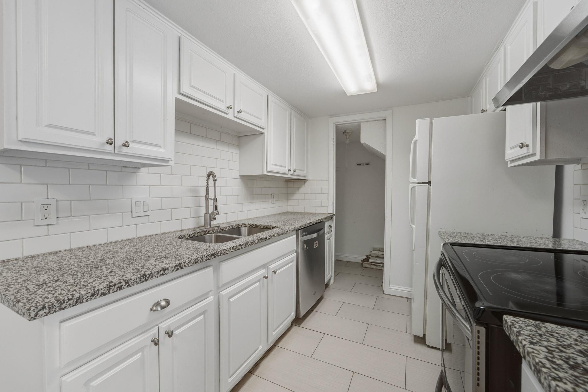 2124 Burton Dr # 125, Austin, TX 78741